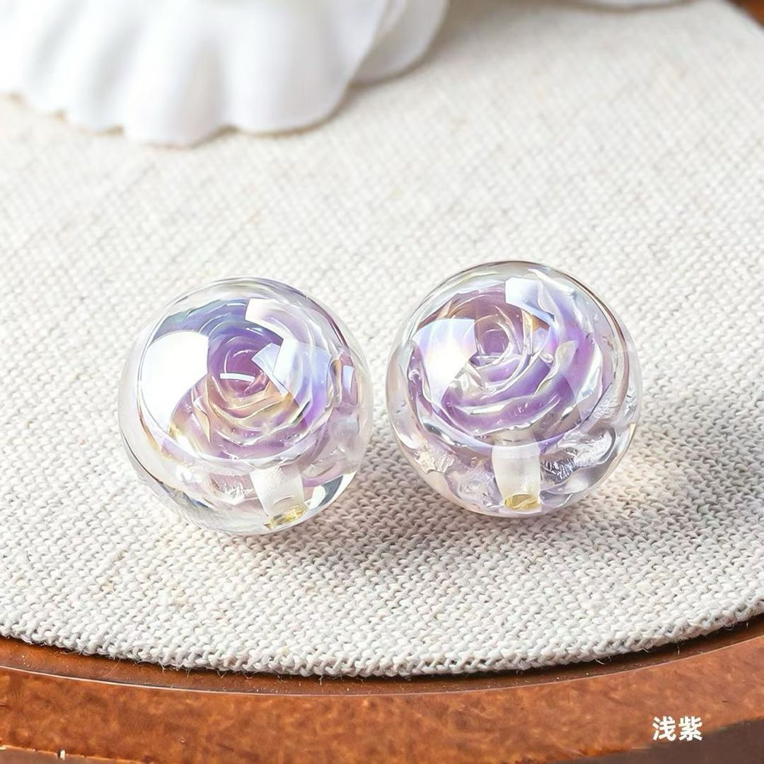 [開封]NEW.約 25mm 半穴丸ビーズをメインに、16mm 貫通穴花型ビーズがセットになった DIY 手芸パーツ。接着加工と紐通しアクセサリー両方に対応