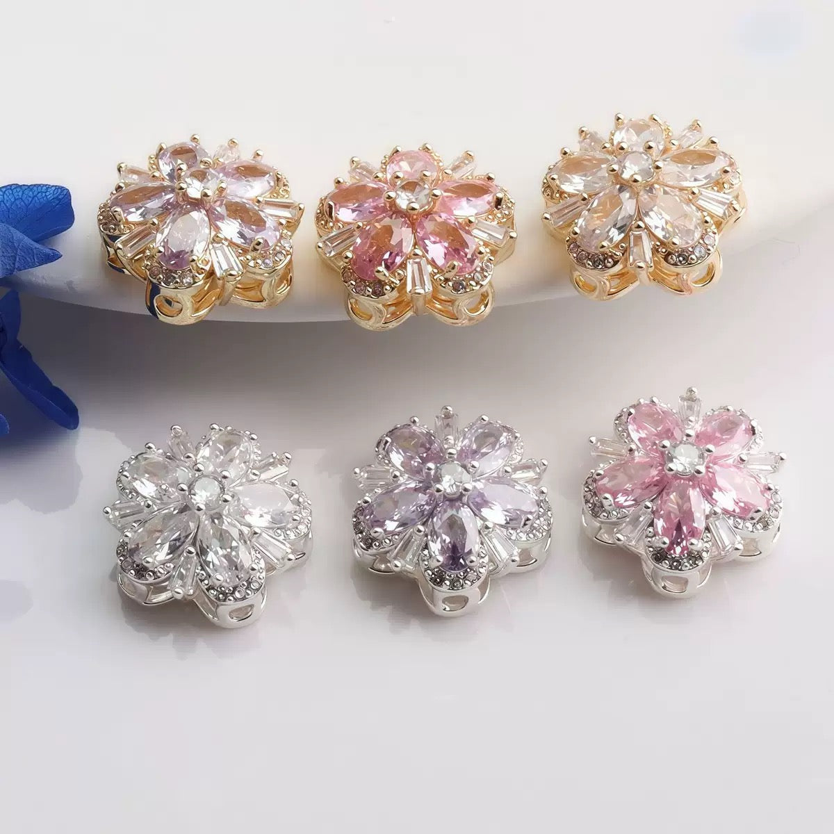 [開封] NEW.複数穴付き金属飾りパーツ