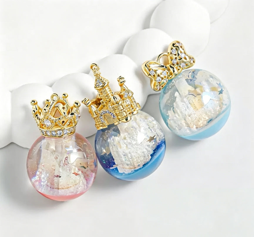 [開封]NEW.約 25mm 半穴丸ビーズをメインに、16mm 貫通穴花型ビーズがセットになった DIY 手芸パーツ。接着加工と紐通しアクセサリー両方に対応